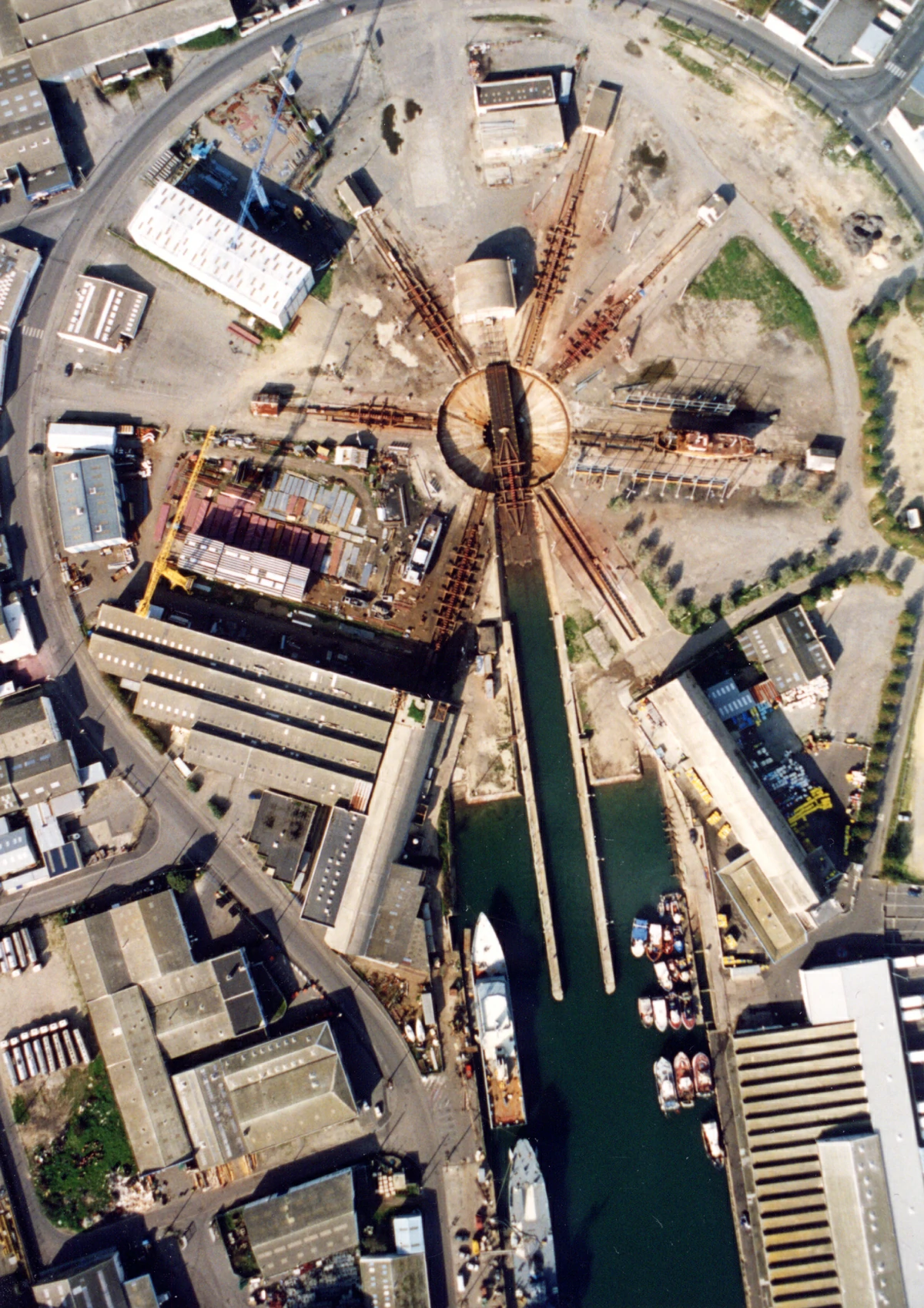 1995_11_00_002_Slipway.webp